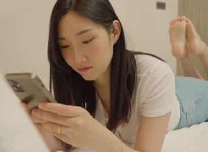 ย้ายใหม่ไปยังย่านใหม่เธอได้พบกับความรักเก่า ๆ ที่ด้านข้าง